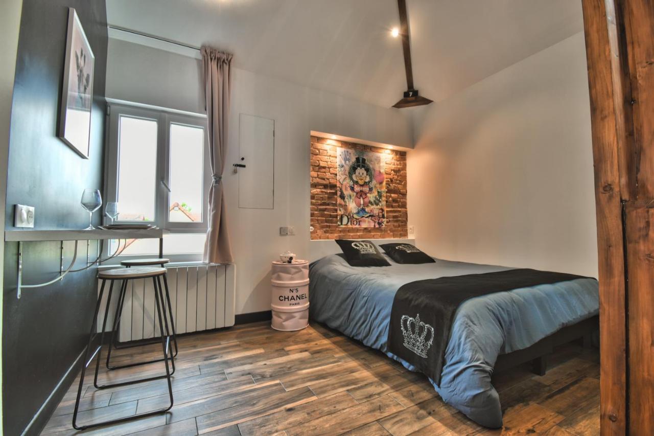* Le Loft Des Mysteres * Apartment Maintenon Bagian luar foto